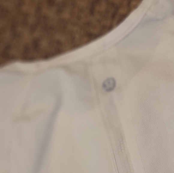 Lot of 2 Lululemon swiftly tops size 6 - Picture 6 of 6